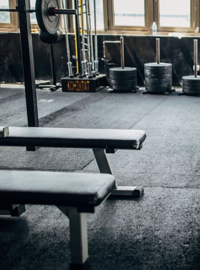 Production of recycled rubber for gyms floors